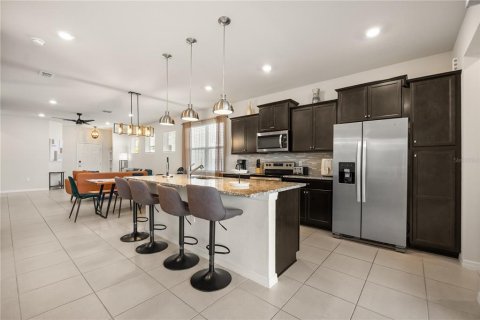 House in Davenport, Florida 5 bedrooms, 243.59 sq.m. № 2429559 - photo 6