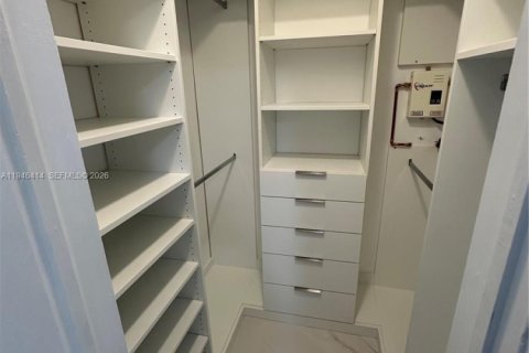 Apartment in Coral Gables, Florida 1 bedroom, 51.1 sq.m. № 2002940 - photo 7