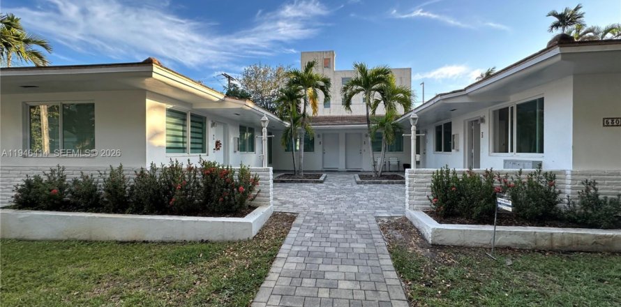 Apartment in Coral Gables, Florida 1 bedroom, 51.1 sq.m. № 2002940