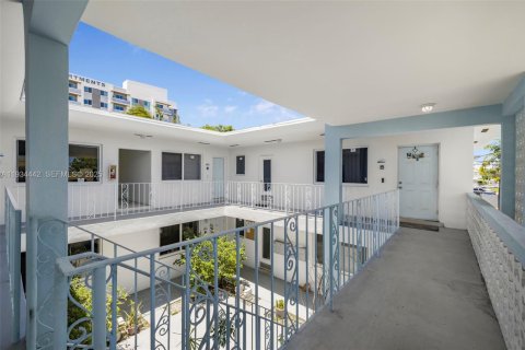 Снять в аренду квартиру в Майами, Флорида 1 спальня, № 1992731 - фото 6