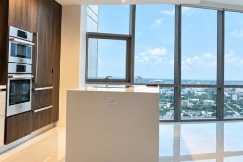 Studio in the Condo in Miami, Florida  № 2423234