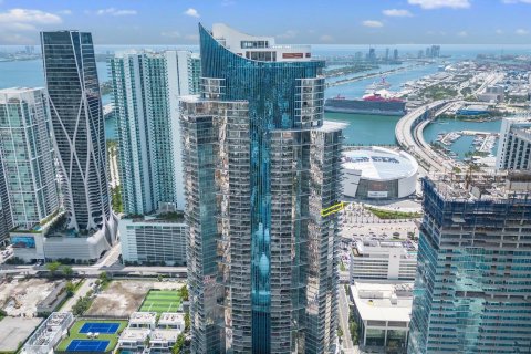 Condominio en venta en Miami, Florida, 1 dormitorio, 87.05 m2 № 2423234 - foto 17