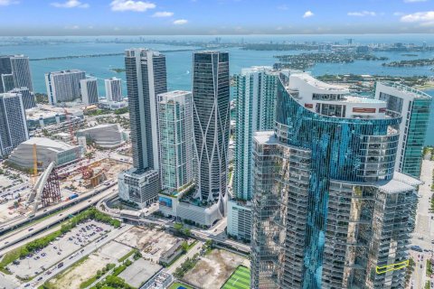 Condominio en venta en Miami, Florida, 1 dormitorio, 87.05 m2 № 2423234 - foto 2