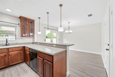 Casa en venta en Coral Springs, Florida, 3 dormitorios, 141.68 m2 № 2001832 - foto 7