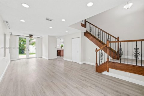 Casa en venta en Coral Springs, Florida, 3 dormitorios, 141.68 m2 № 2001832 - foto 12