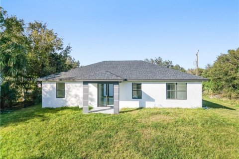 Casa en venta en Lehigh Acres, Florida, 3 dormitorios № 1970069 - foto 2