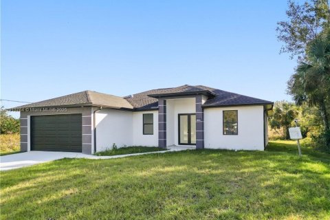 Casa en venta en Lehigh Acres, Florida, 3 dormitorios № 1970069 - foto 1