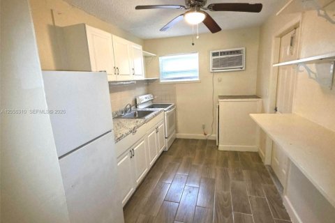 Immobilier commercial à vendre à Fort Lauderdale, Floride: 110.55 m2 № 2248111 - photo 4