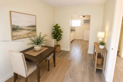 Immobilier commercial à vendre à Fort Lauderdale, Floride: 110.55 m2 № 2248111 - photo 2