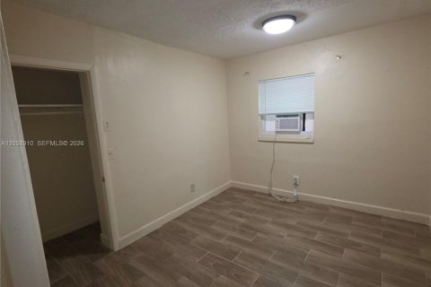 Immobilier commercial à vendre à Fort Lauderdale, Floride: 110.55 m2 № 2248111 - photo 7