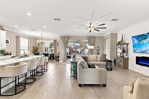 House in Wimauma, Florida 2 bedrooms, 181.72 sq.m. № 2406258 - photo 4
