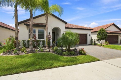 House in Wimauma, Florida 2 bedrooms, 181.72 sq.m. № 2406258
