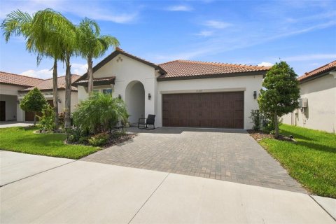 House in Wimauma, Florida 2 bedrooms, 181.72 sq.m. № 2406258 - photo 2