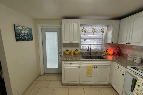 House in Tampa, Florida 2 bedrooms, 76.18 sq.m. № 1829218 - photo 15