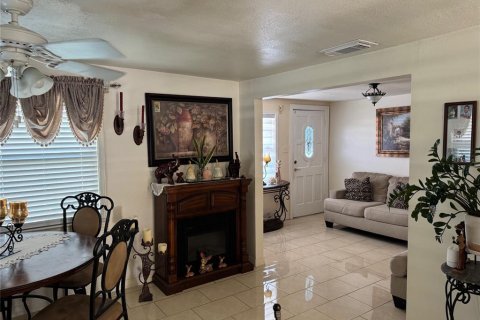 House in Tampa, Florida 2 bedrooms, 76.18 sq.m. № 1829218 - photo 7