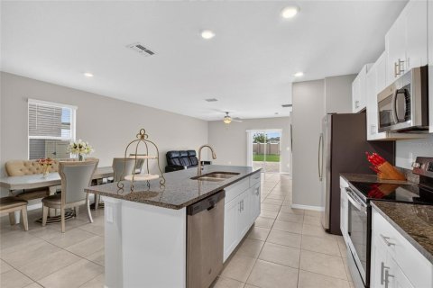 Купить виллу или дом в Уэсли-Чепел, Флорида 4 комнаты, 221.94м2, № 2299859 - фото 18