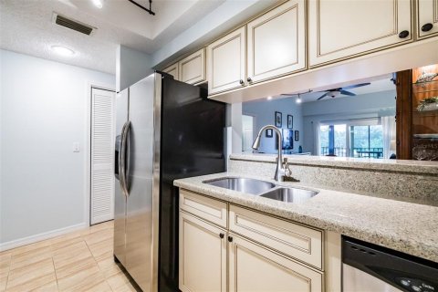Condo in Cortez, Florida, 2 bedrooms  № 1562229 - photo 28