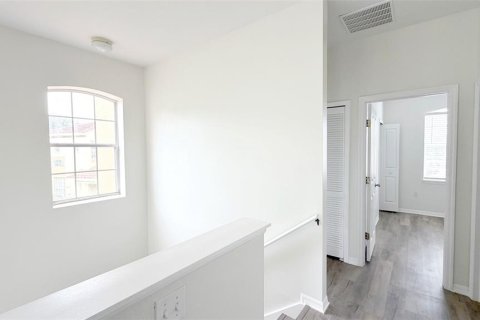 Townhouse in Davenport, Florida 4 bedrooms, 160.72 sq.m. № 2237204 - photo 25