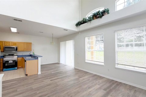 Townhouse in Davenport, Florida 4 bedrooms, 160.72 sq.m. № 2237204 - photo 5