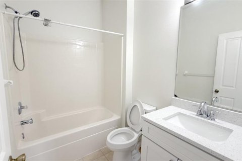 Townhouse in Davenport, Florida 4 bedrooms, 160.72 sq.m. № 2237204 - photo 26