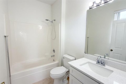 Townhouse in Davenport, Florida 4 bedrooms, 160.72 sq.m. № 2237204 - photo 17
