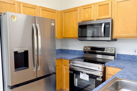 Townhouse in Davenport, Florida 4 bedrooms, 160.72 sq.m. № 2237204 - photo 10