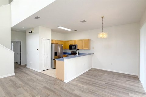 Townhouse in Davenport, Florida 4 bedrooms, 160.72 sq.m. № 2237204 - photo 8