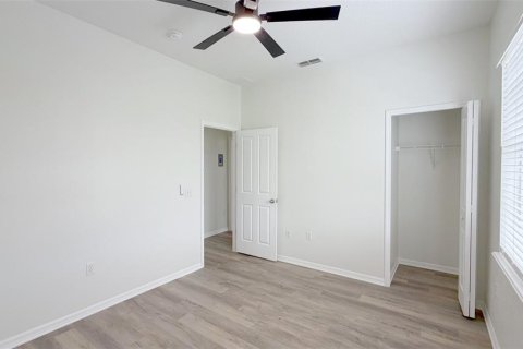 Townhouse in Davenport, Florida 4 bedrooms, 160.72 sq.m. № 2237204 - photo 30