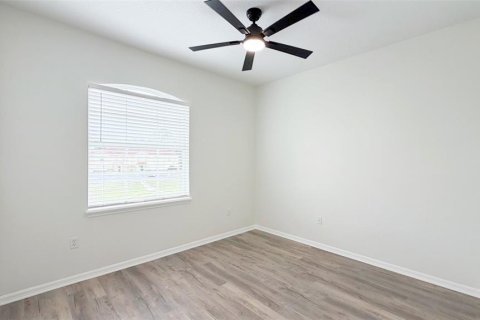 Townhouse in Davenport, Florida 4 bedrooms, 160.72 sq.m. № 2237204 - photo 28