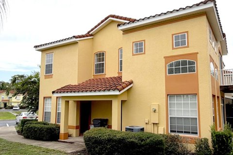 Townhouse in Davenport, Florida 4 bedrooms, 160.72 sq.m. № 2237204 - photo 2