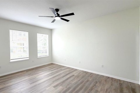 Townhouse in Davenport, Florida 4 bedrooms, 160.72 sq.m. № 2237204 - photo 14