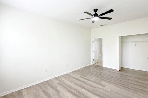 Townhouse in Davenport, Florida 4 bedrooms, 160.72 sq.m. № 2237204 - photo 15