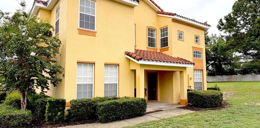 Townhouse in Davenport, Florida 4 bedrooms, 160.72 sq.m. № 2237204