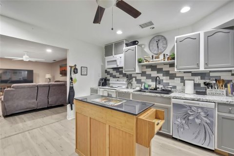Villa ou maison à vendre à Spring Hill, Floride: 2 chambres, 130.43 m2 № 2148066 - photo 13