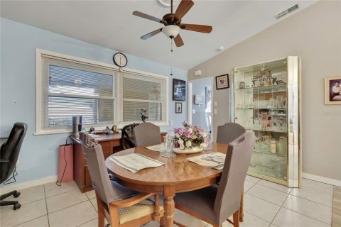 Villa ou maison à vendre à Spring Hill, Floride: 2 chambres, 130.43 m2 № 2148066 - photo 20