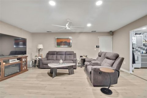 Villa ou maison à vendre à Spring Hill, Floride: 2 chambres, 130.43 m2 № 2148066 - photo 8