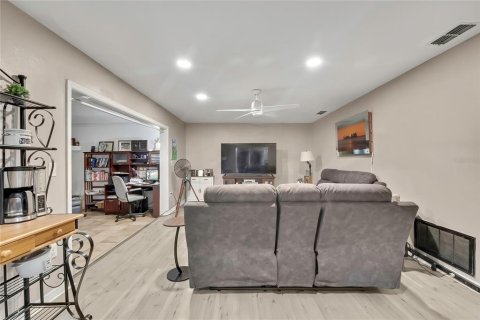 Villa ou maison à vendre à Spring Hill, Floride: 2 chambres, 130.43 m2 № 2148066 - photo 7