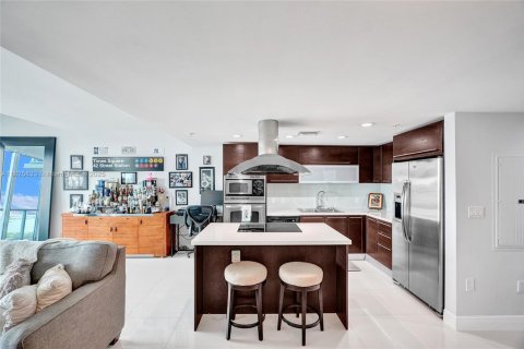 Condominio en venta en North Bay Village, Florida, 2 dormitorios, 146.32 m2 № 1796458 - foto 17