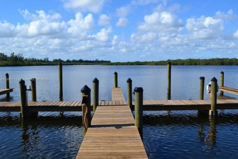 Condo in Indian River Shores, Florida, 2 bedrooms  № 2012777 - photo 9