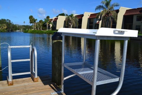 Condo in Indian River Shores, Florida, 2 bedrooms  № 2012777 - photo 15