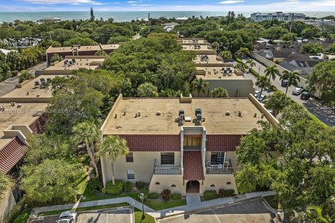 Condo in Indian River Shores, Florida, 2 bedrooms  № 2012777 - photo 23