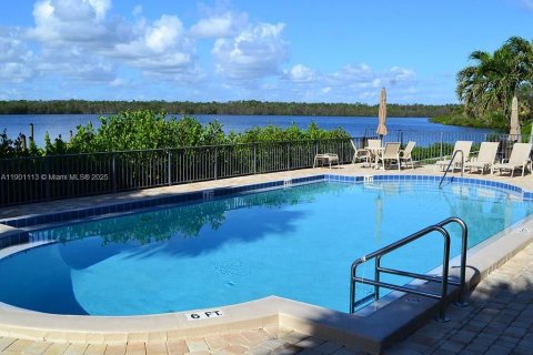 Condo in Indian River Shores, Florida, 2 bedrooms  № 2012777 - photo 7
