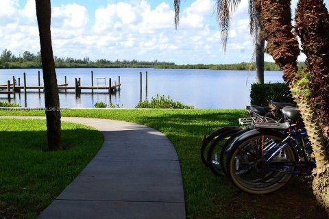 Condo in Indian River Shores, Florida, 2 bedrooms  № 2012777 - photo 29