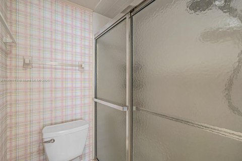 Condo in Indian River Shores, Florida, 2 bedrooms  № 2012777 - photo 18