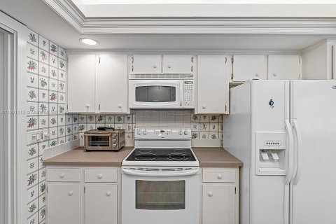 Condo in Indian River Shores, Florida, 2 bedrooms  № 2012777 - photo 19