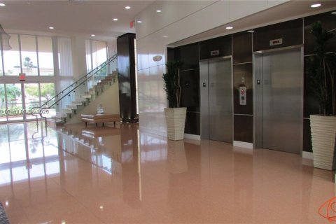 Condominio en venta en Aventura, Florida, 2 dormitorios, 104.89 m2 № 1926039 - foto 1