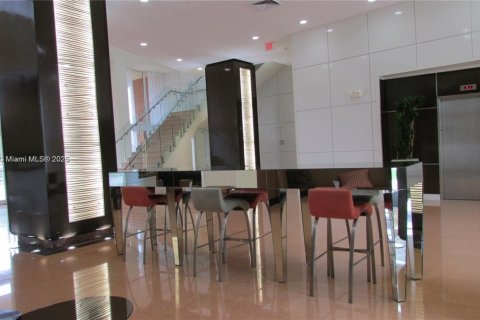 Condominio en venta en Aventura, Florida, 2 dormitorios, 104.89 m2 № 1926039 - foto 2