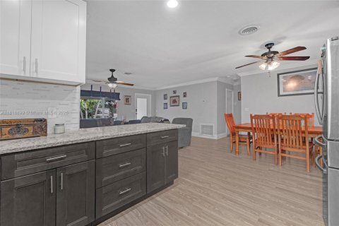 House in Deerfield Beach, Florida 3 bedrooms, 134.8 sq.m. № 1797712 - photo 7