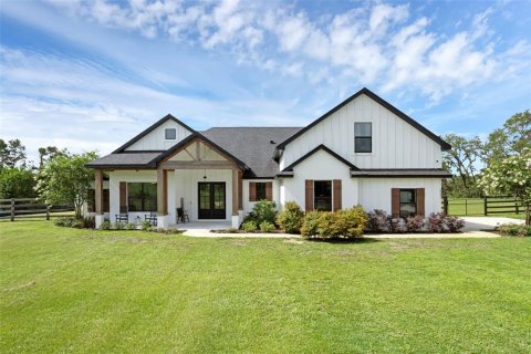 Купить виллу или дом в Таварес, Флорида 4 комнаты, 285.86м2, № 1781035 - фото 1