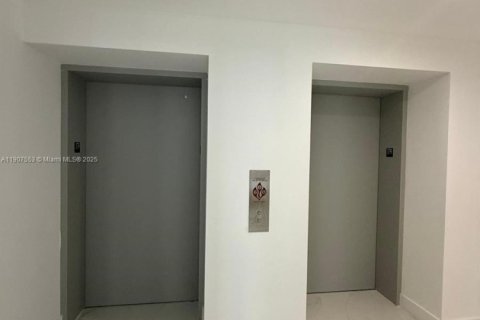 Copropriété à vendre à Miami, Floride: 4 chambres, 249.54 m2 № 1964046 - photo 6